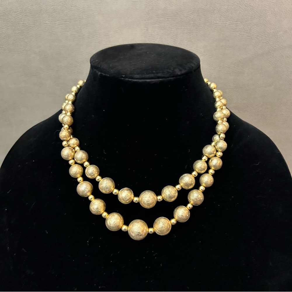 Vtg Whiting & Davis Double Strand Textured Gold Tone Round Bead Necklace